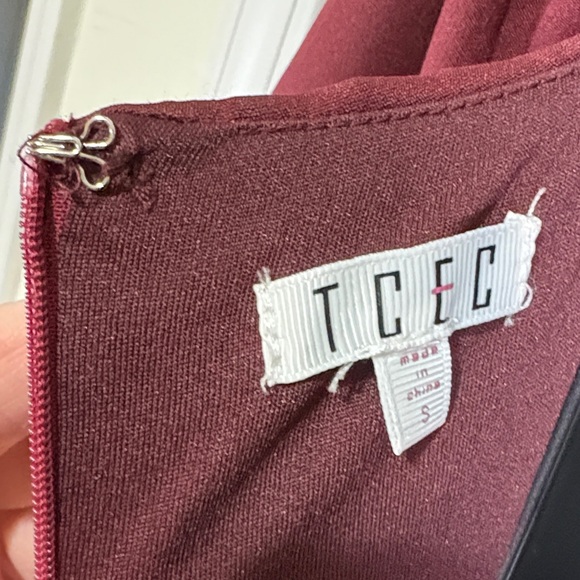 TCEC Elegant Sequin Burgundy Dress Sz Small - Picture 7 of 8